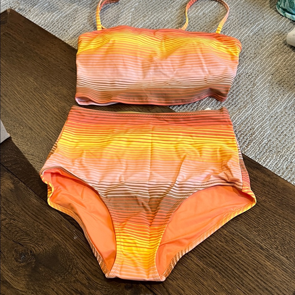 Aerie bikini with high waisted bottoms size small NWT. Gorgeous colors